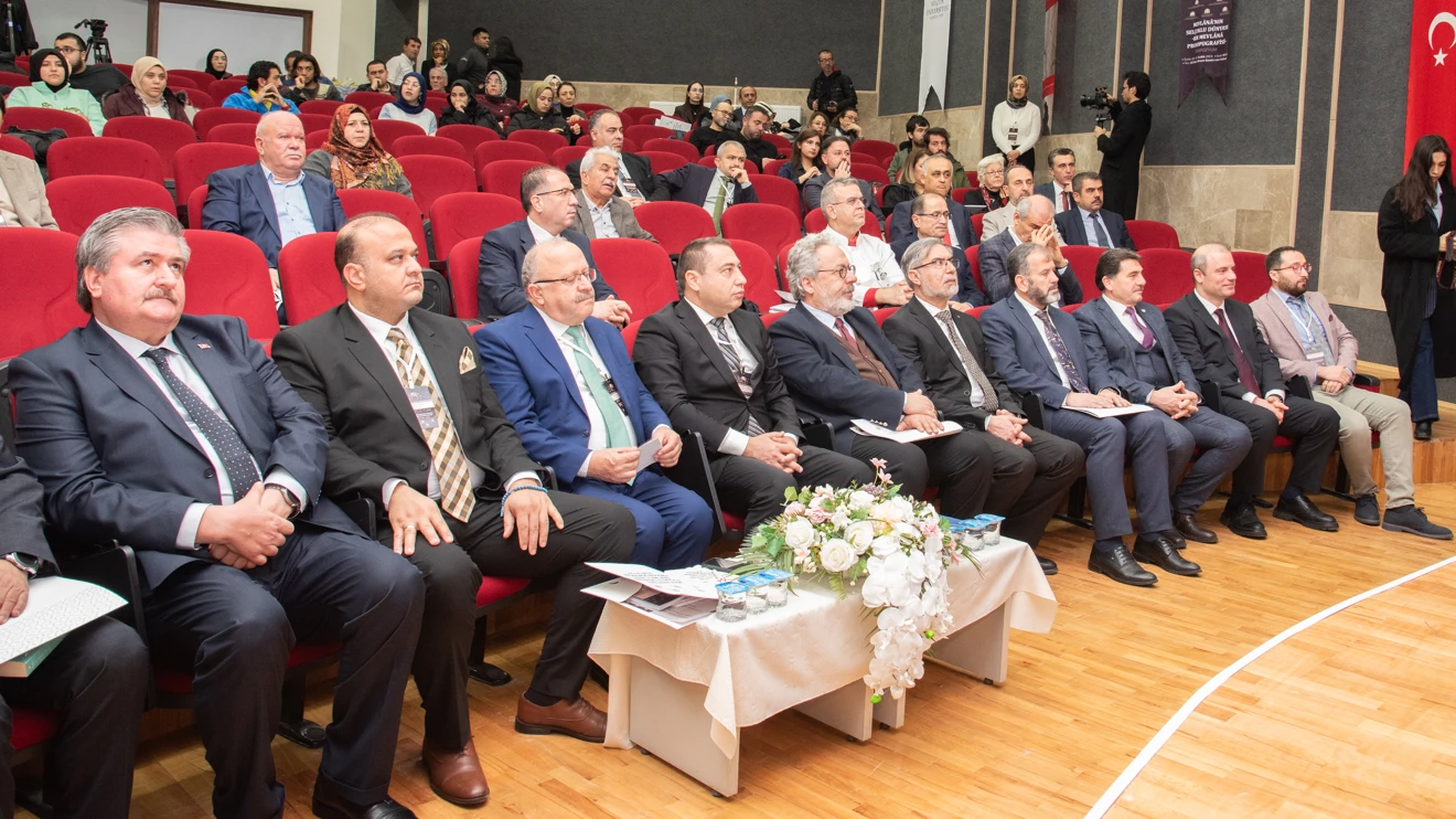 “Dünya her yönüyle Mevlana’yı ve eserlerini inceliyor”  Mevlana’nın Selçuklu Dünyası sempozyumu gerçekleştirildi